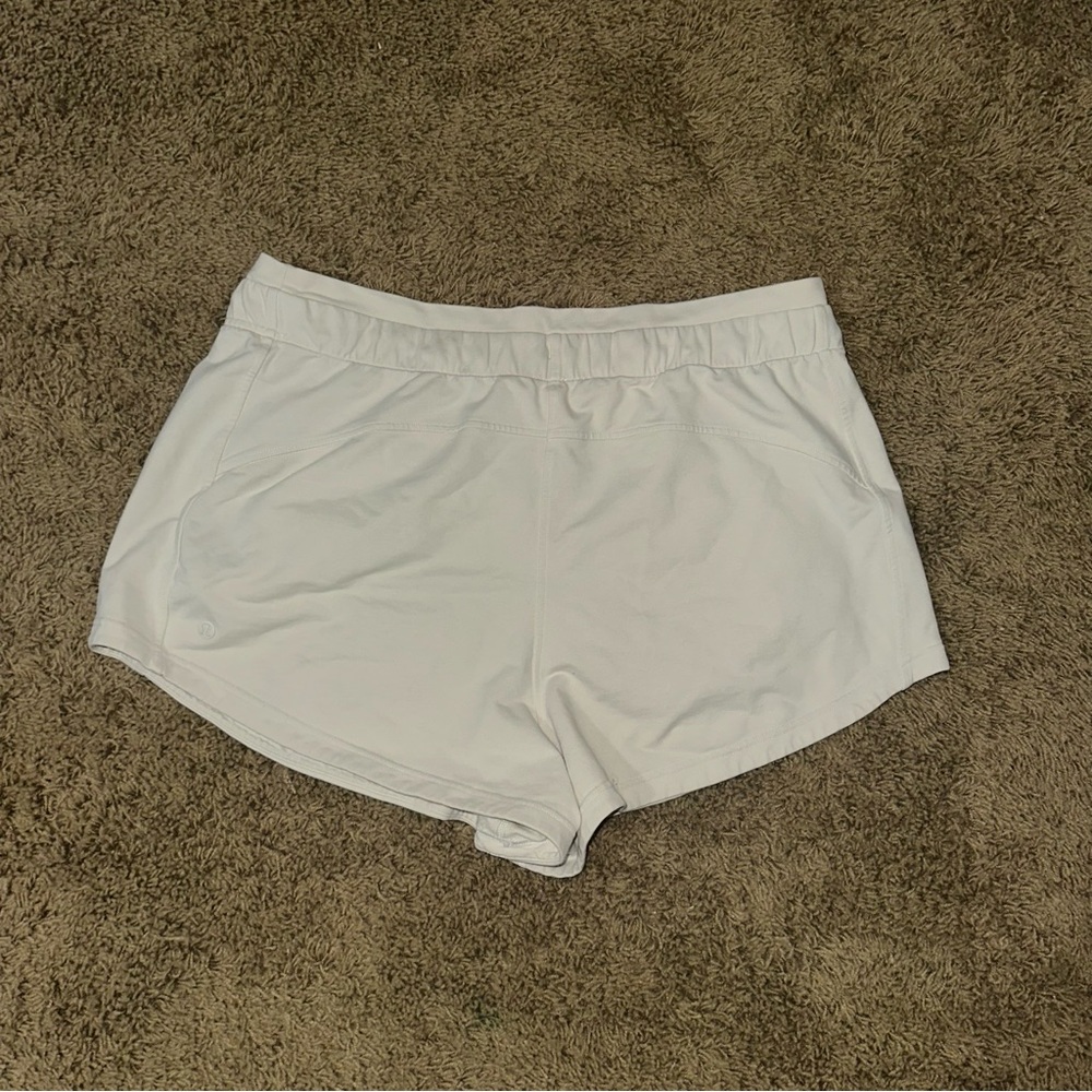 Women’s Lululemon Inner Glow Shorts Size 14 - Picture 4 of 6
